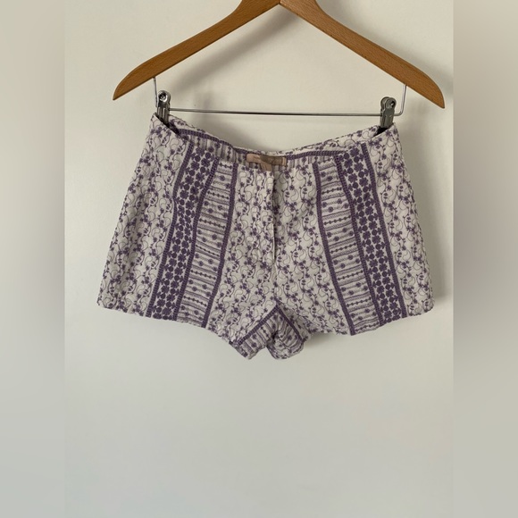 Vintage Women’s Forever 21 Boho Patterned Shorts - Picture 2 of 10